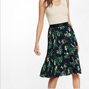 Express Floral Print Pleated Midi Skirt